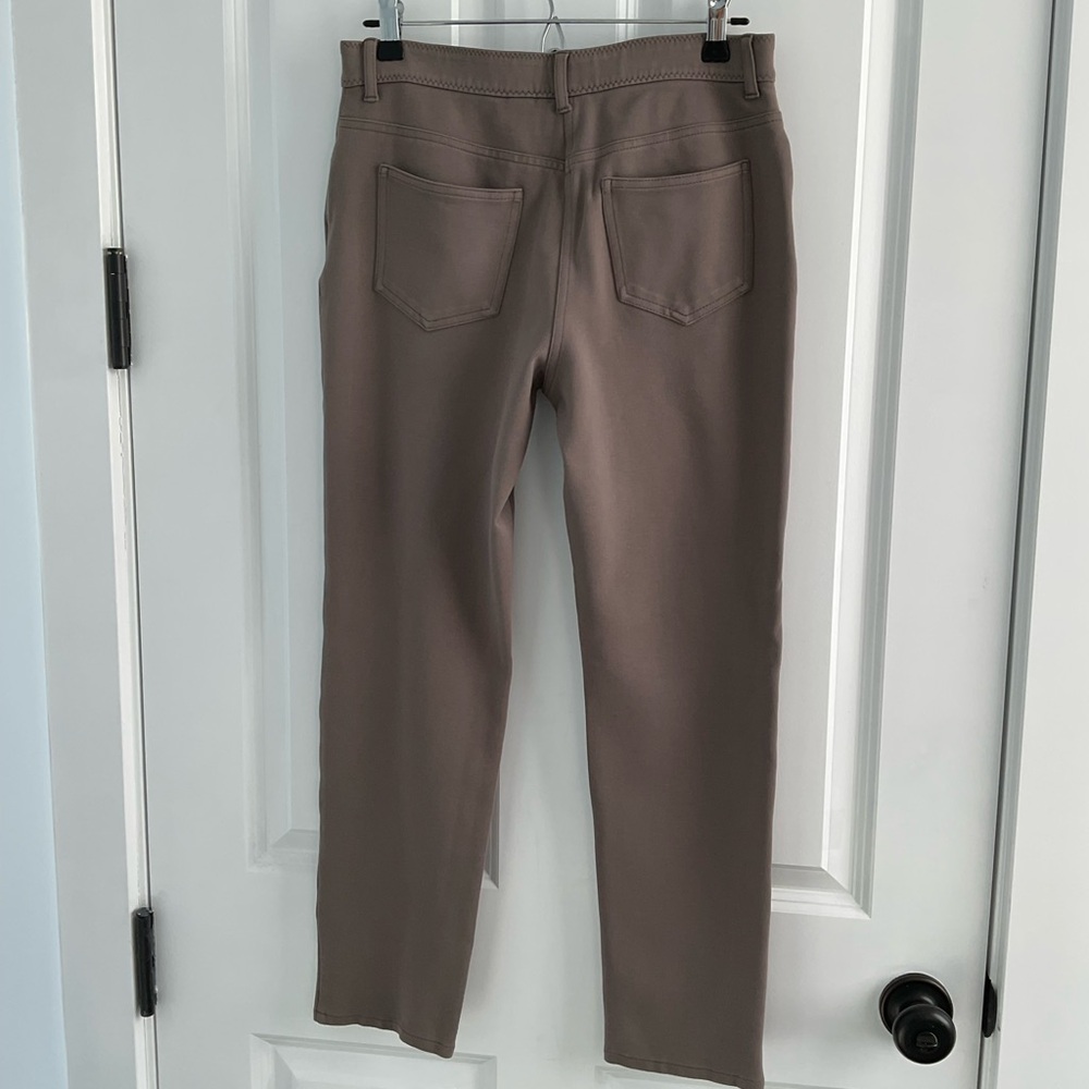 Women’s Chico’s Stylish Tan Pants - Picture 3 of 7